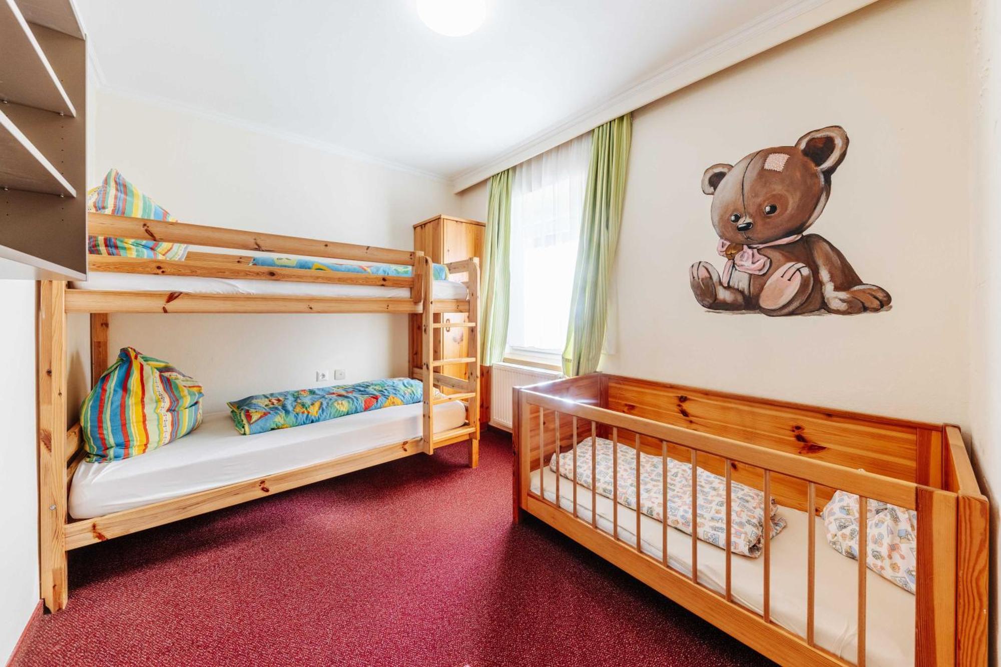 Smileys Kinderhotel Trebesing Екстериор снимка