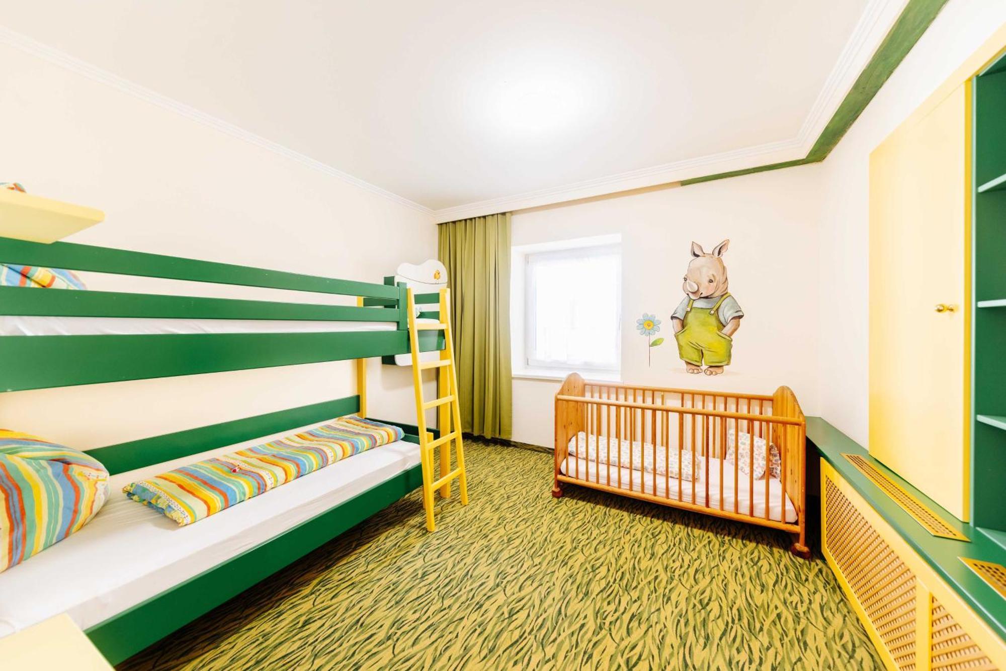 Smileys Kinderhotel Trebesing Екстериор снимка