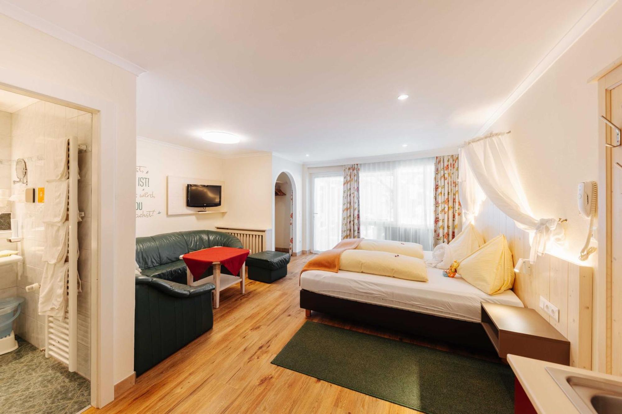 Smileys Kinderhotel Trebesing Екстериор снимка