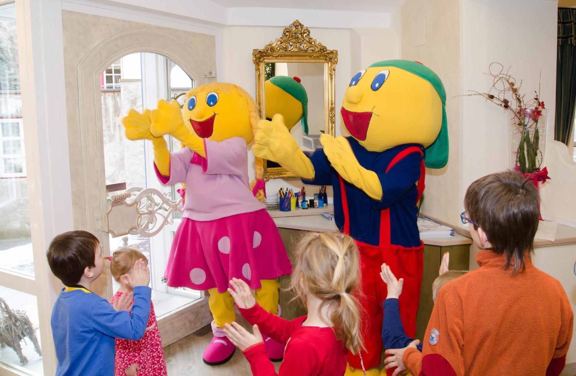 Smileys Kinderhotel Trebesing Екстериор снимка