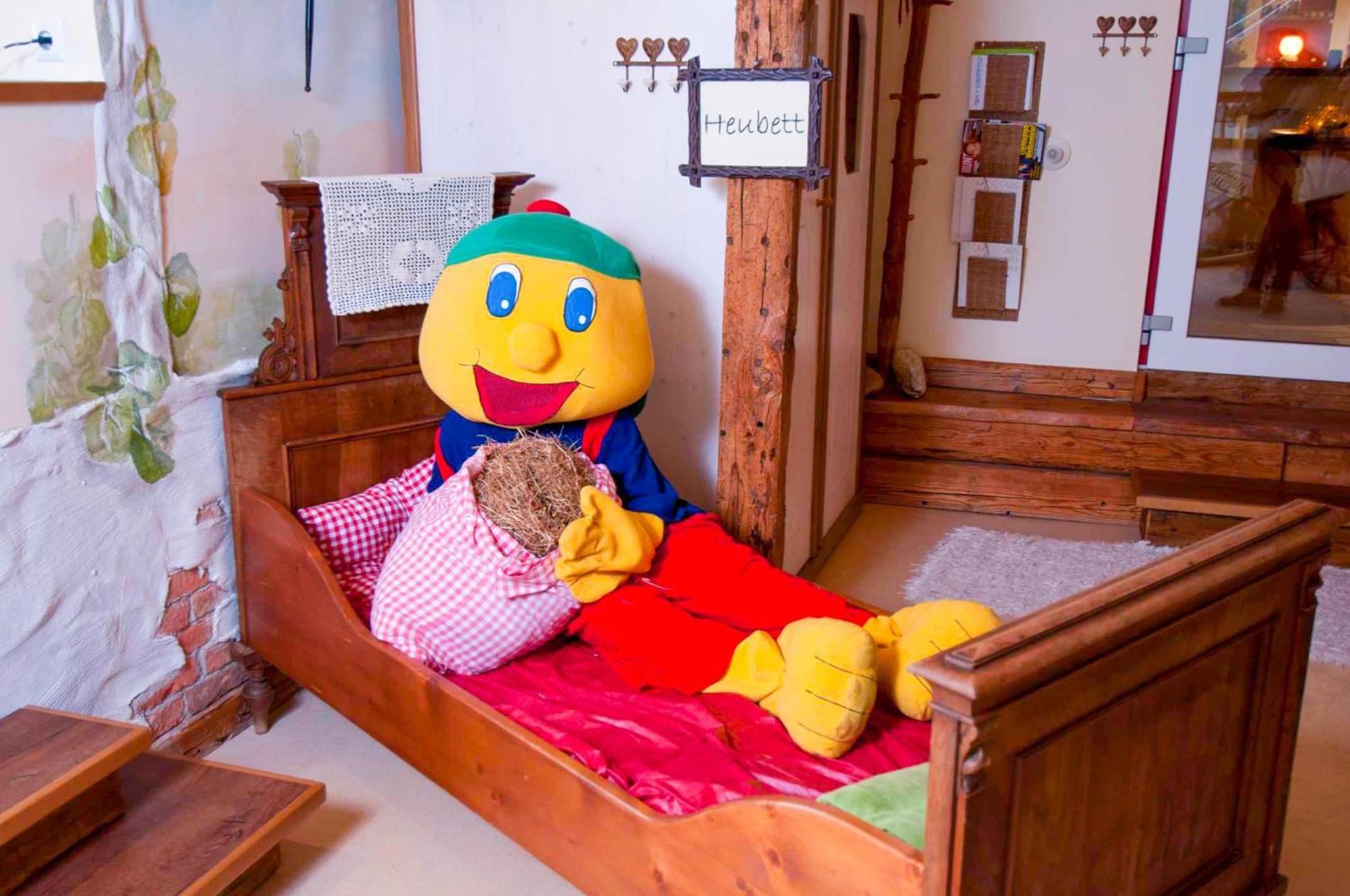 Smileys Kinderhotel Trebesing Екстериор снимка