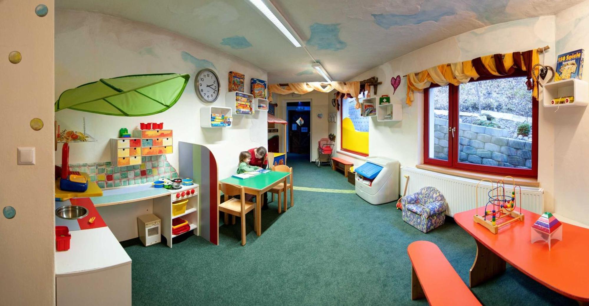 Smileys Kinderhotel Trebesing Екстериор снимка